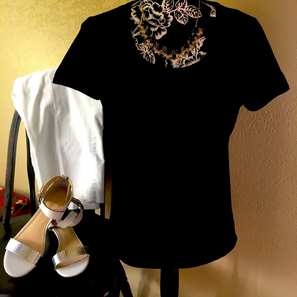 🎁2/$12 NWT PL EVAN PICONE BLACK SHORT SLEEVED SCOOP NECK